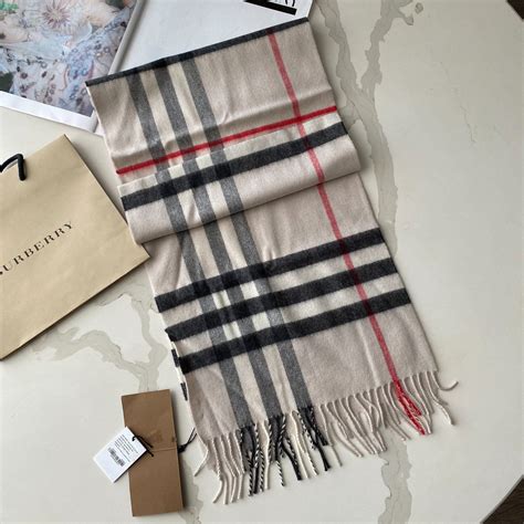 Khăn Burberry cashmere 